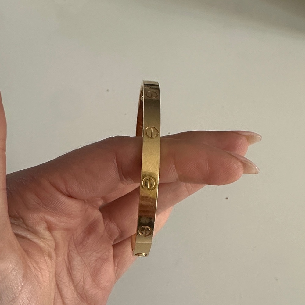 Cartier Love Bracelet, gold, size 20